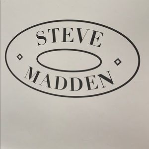 Steve Madden size 5 nude pumps